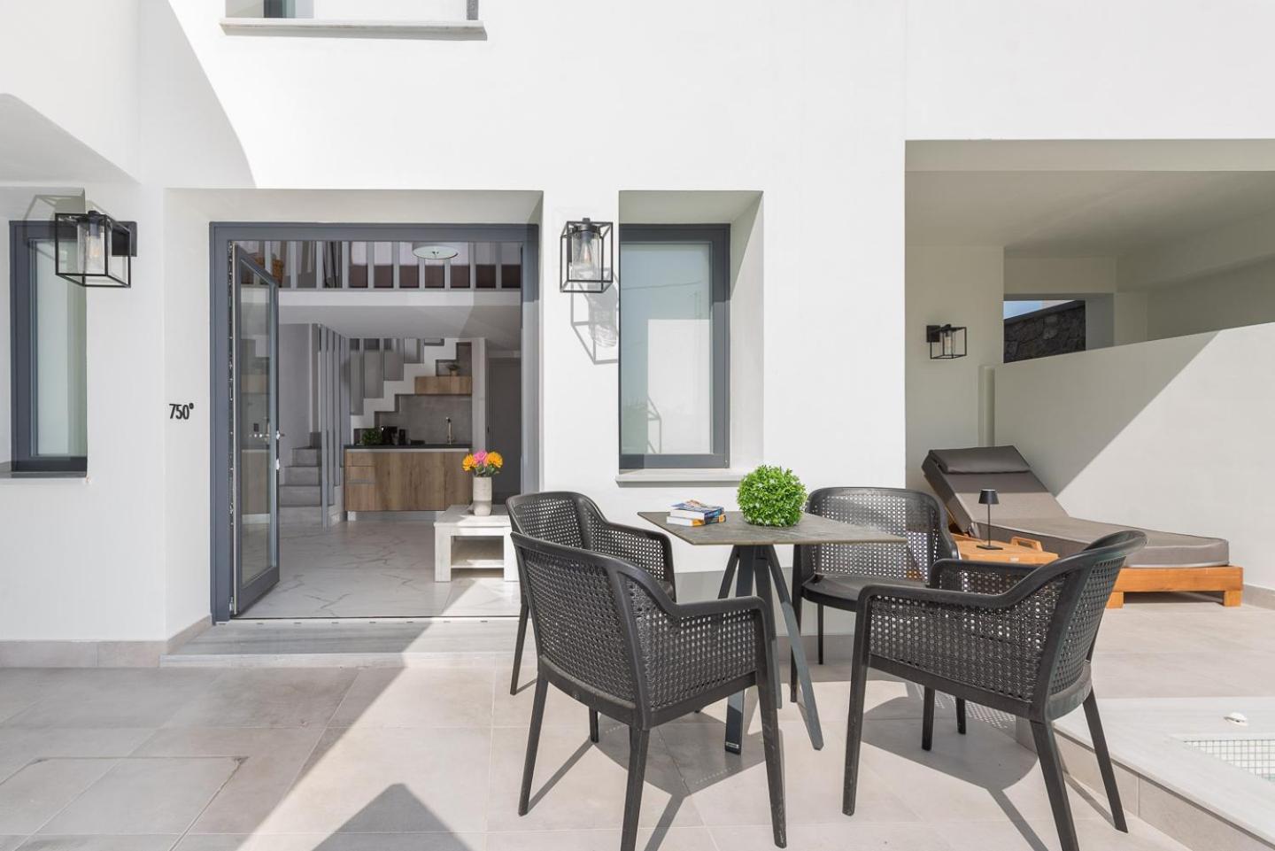 Karat Suites Vóthon Exterior foto