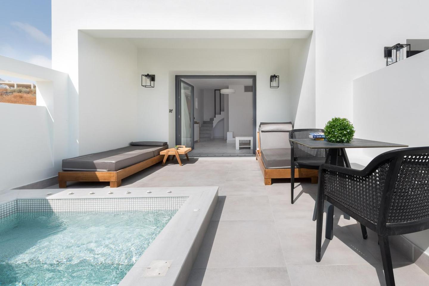 Karat Suites Vóthon Exterior foto
